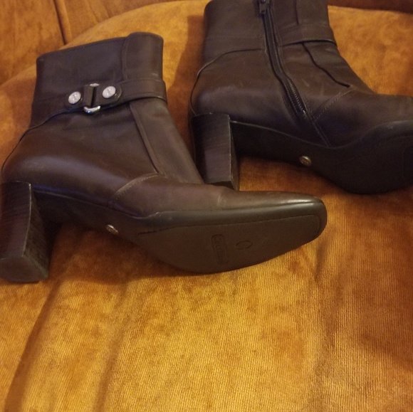 Short boots - Picture 1 of 3